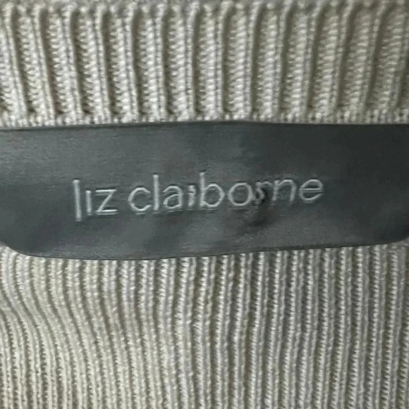 Liz Claiborne sweater size medium - Picture 3 of 4